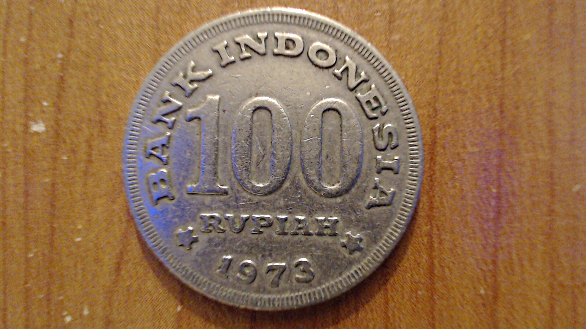 100,  Vienas & Nbsp,  Šimtas,  Rupija,  Indonezija,  Bankas,  Moneta,  Iš Arti,  Valiuta,  Asija