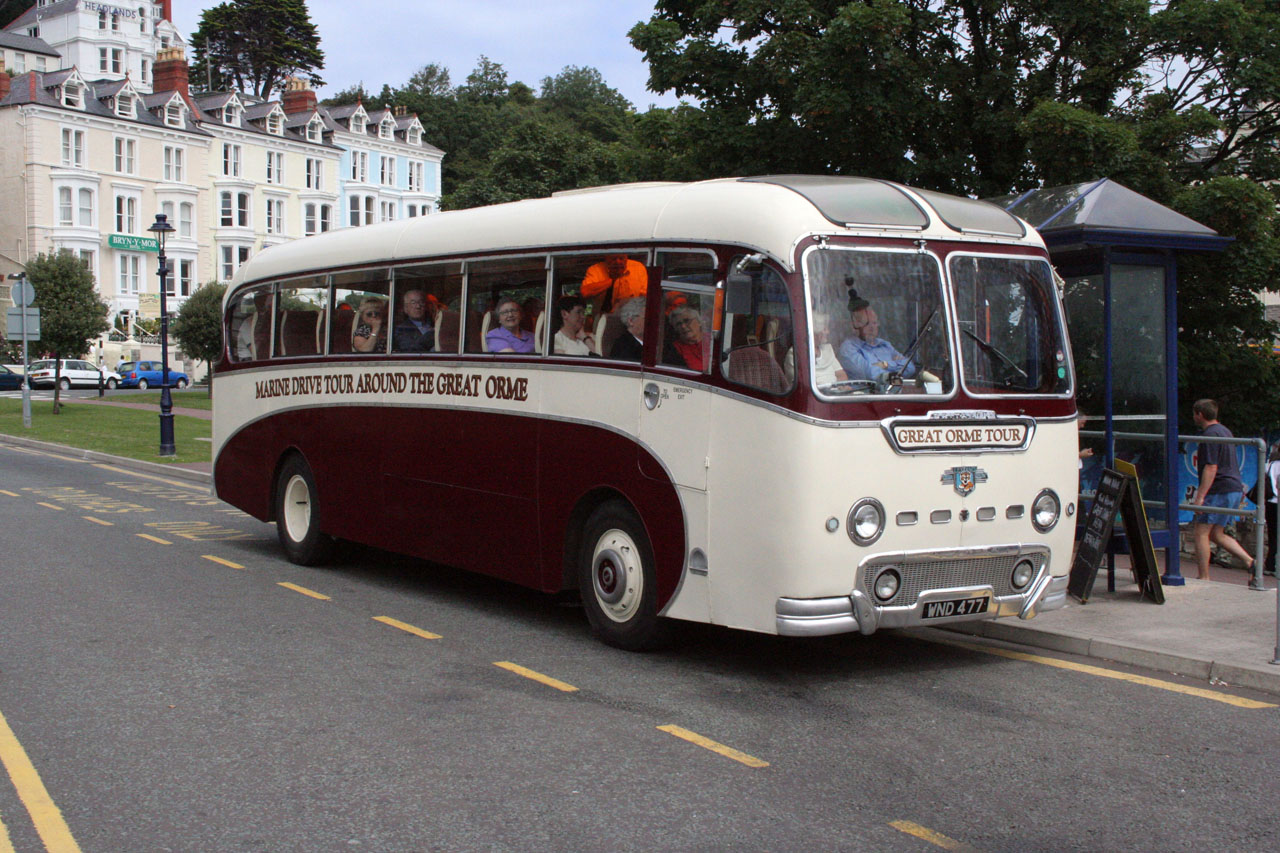 Turistai,  Turistinis,  Pritraukimas,  Autobusas,  Senas,  Istorinis,  Veteranas,  Klasikinis,  Vintage,  Istorinis Autobusas