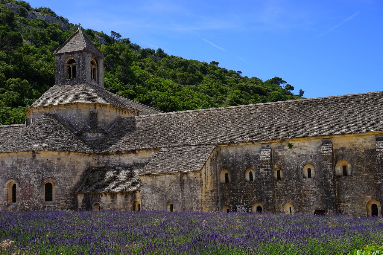 Abbaye De Sénanque, Vienuolynas, Abatija, Notre Dame De Sénanque, Cistercianų Tvarka, Gordes, Vaucluse, France, Cistersų Vienuoliai, Sénanque Abatija