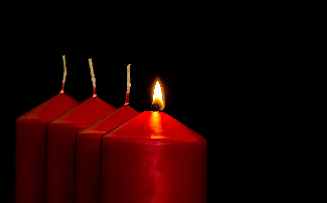 Adventas, 1Adventas, Advent Žvakės, Kalėdų Papuošalai, Žvakės, Pirmoji Žvakė, Šviesa, Liepsna, Kontempliatyvas, Žvakių Šviesa