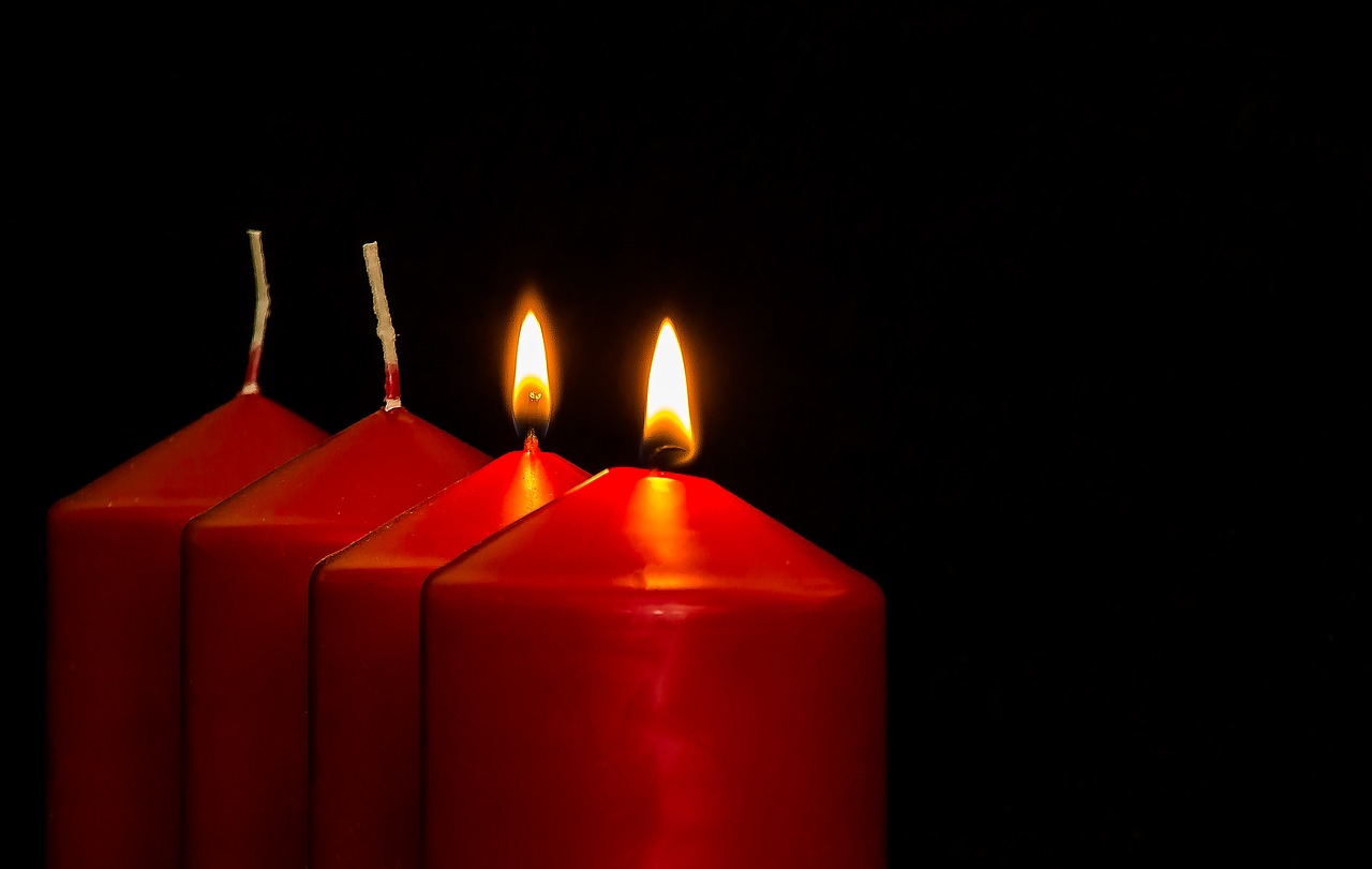 Adventas, 2 Atėjimas, Advent Žvakės, Kalėdų Papuošalai, Žvakės, Antroji Žvakė, Šviesa, Liepsna, Kontempliatyvas, Žvakių Šviesa