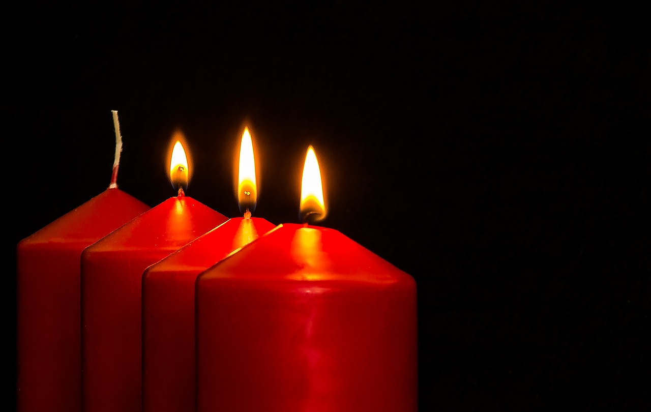 Adventas, 3 Atėjimas, Advent Žvakės, Kalėdų Papuošalai, Žvakės, Trečioji Žvakė, Šviesa, Liepsna, Kontempliatyvas, Žvakių Šviesa