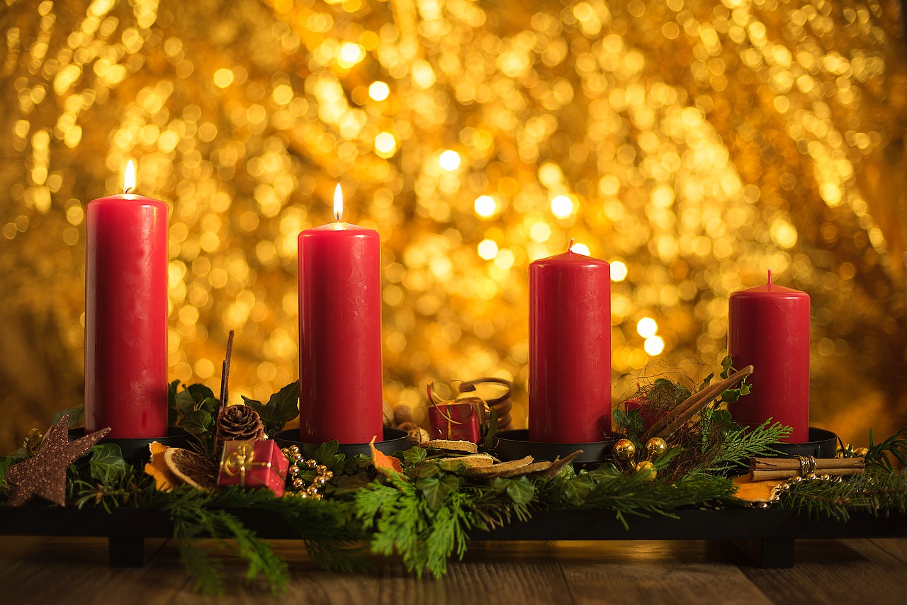 Adventas, Pirmas, Kalėdos, Žvakių Šviesa, Kalėdų Papuošalai, Atvykimo Vainikas, Žvakės, Pirmoji Žvakė, Kalėdų Laikas, Pirmasis Atėjimas