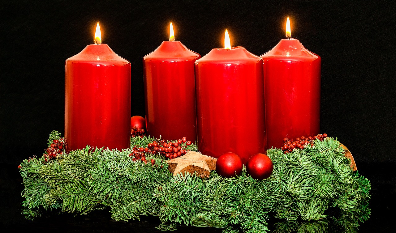 Atvykimo Vainikas, Adventas, Kalėdų Papuošalai, Žvakės, Ketvirta Žvakė, Šviesa, Liepsna, Kontempliatyvas, Žvakių Šviesa, Kalėdos