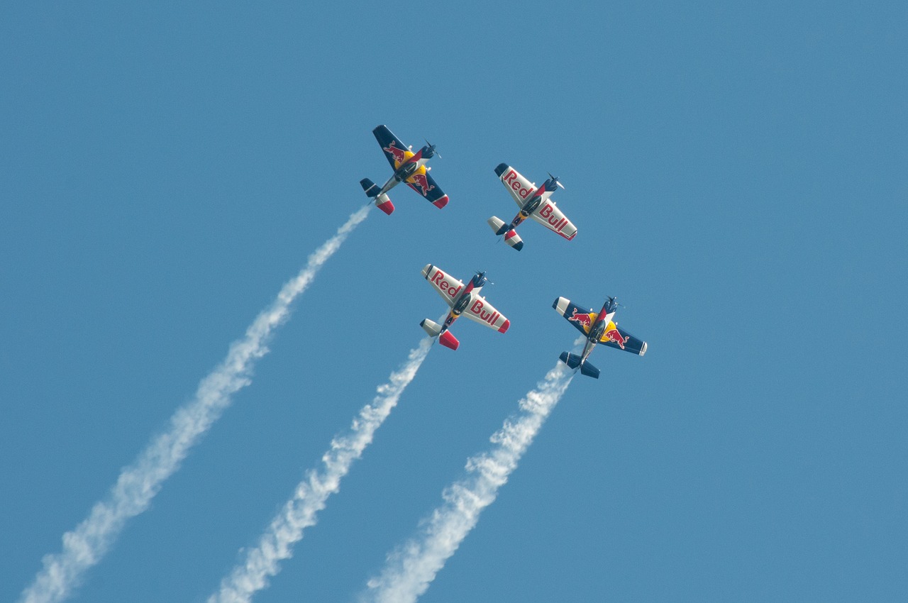 Aerobatis, Orlaivis, Contrail, Dūmai, Flugshow, M17, Skristi, Skrydis, Propeleris, Skrajutė