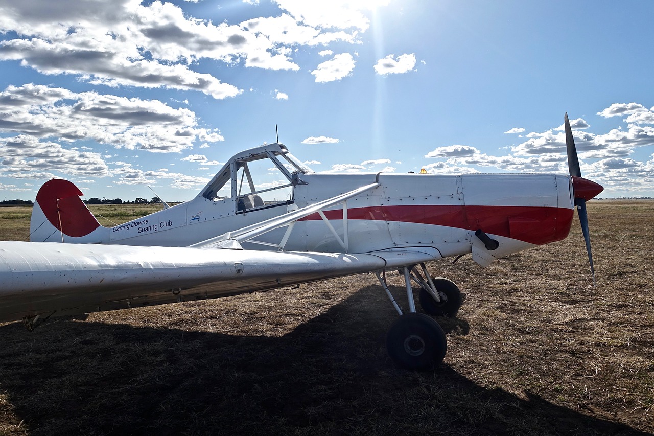 Lėktuvas, Orlaivis, Propeleris, Lėktuvas, Aviacija, Gabenimas, Vintage, Vilkikas, Kelionė, Kabinos