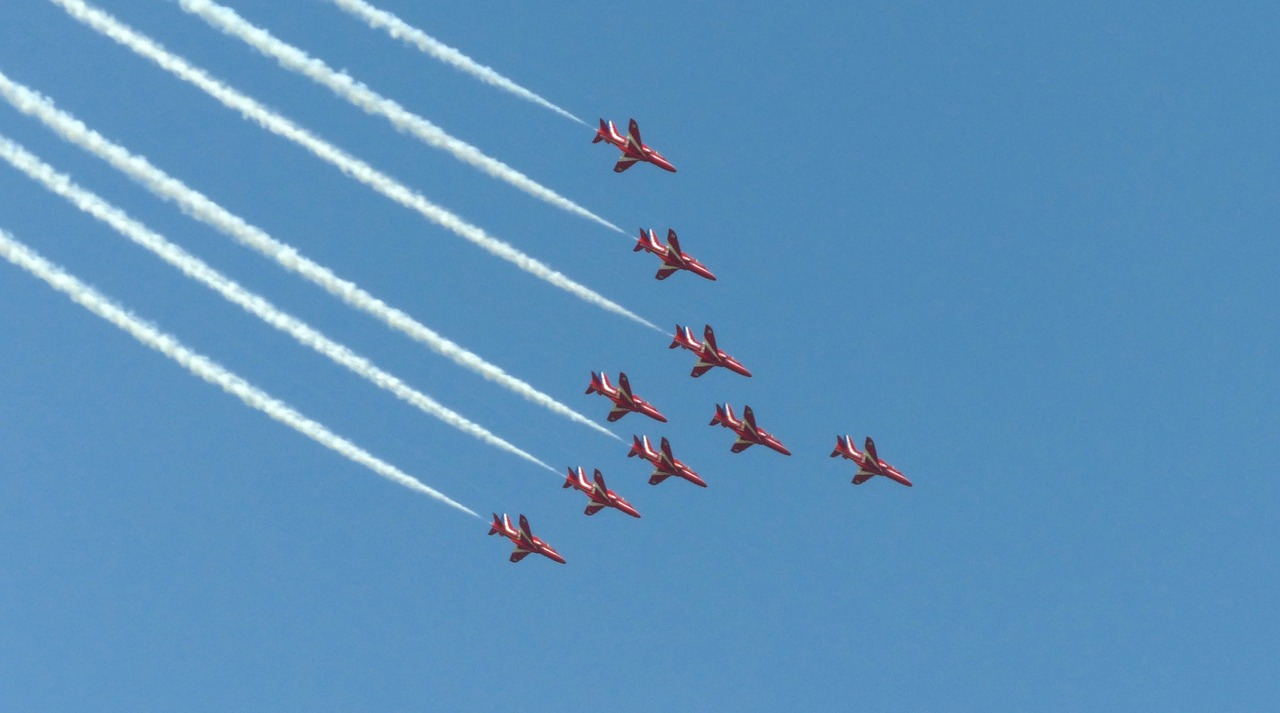 Oro Lėktuvas, Raudonos Rodyklės, Skraidantis, Aviacija, Reaktyvinis, Lėktuvas, Triukas, Aerobatic, Oro Šou, Lėktuvas