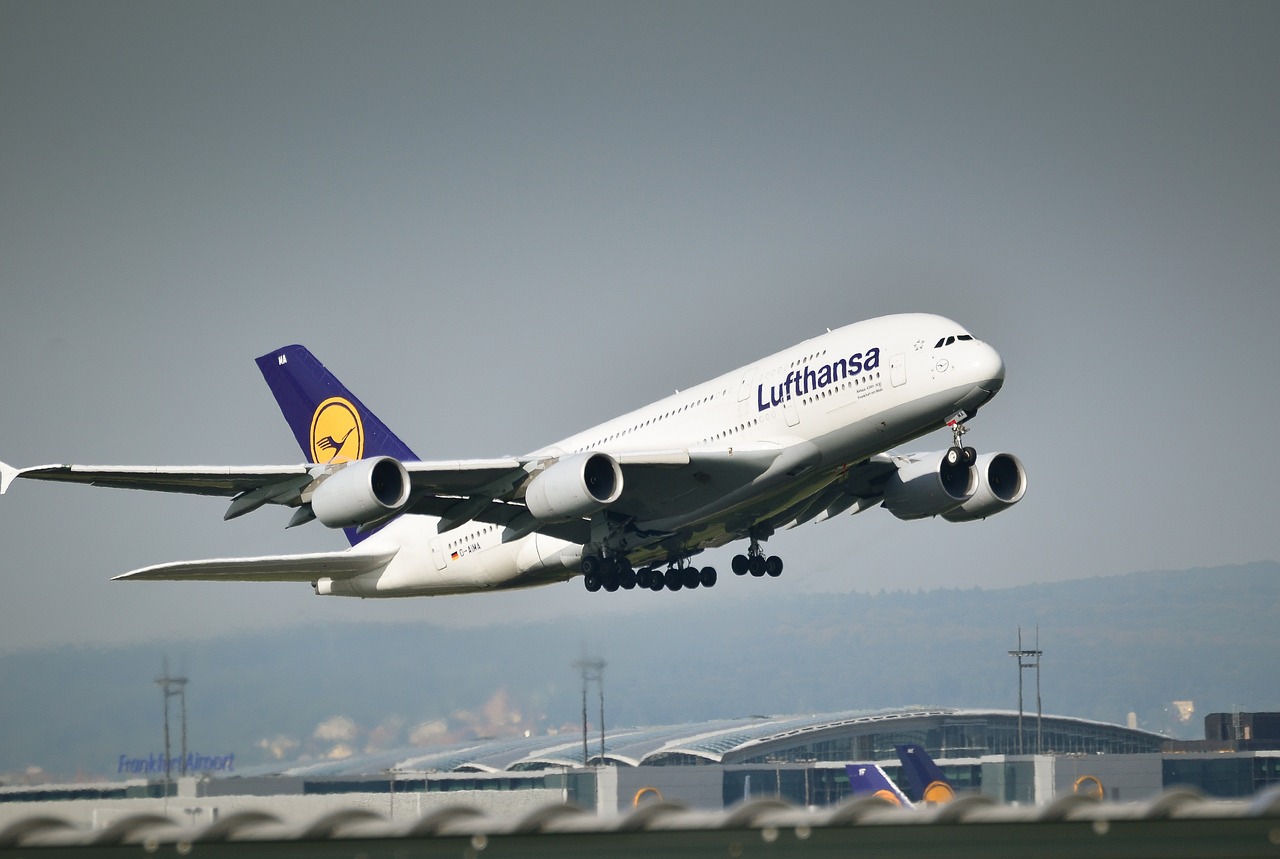 Airbus, A380, Frankfurtas, Pradėti, Skrydis, Skristi, Keleiviniai Orlaiviai, Orlaivis, Oro Uostas, Lipti