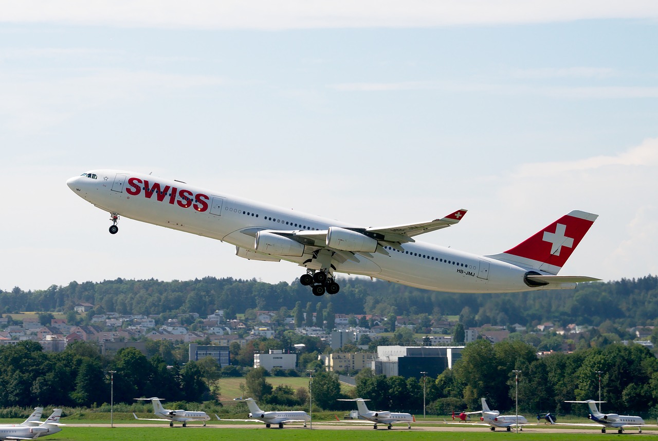 Airbus A340, Swiss Airlines, Oro Uostas Zurich, Reaktyvinis, Aviacija, Transportas, Oro Uostas, Orlaivis, Skrydis, Išvykimas