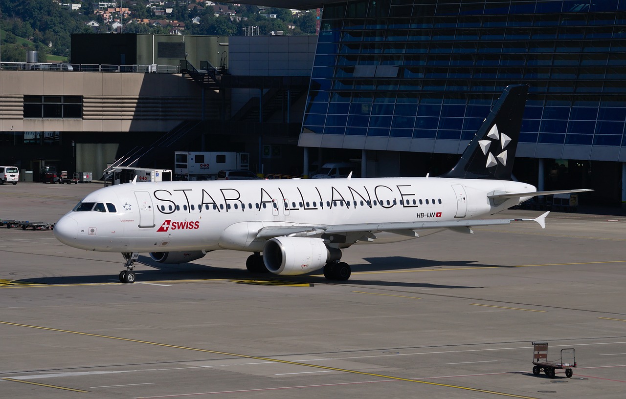 Orlaivis, Airbus A320, Swiss Airlines, Žvaigždė Aljansas, Oro Uostas, Zurich, Zrh, Oro Uostas Zurich, Šveicarija, Transportas