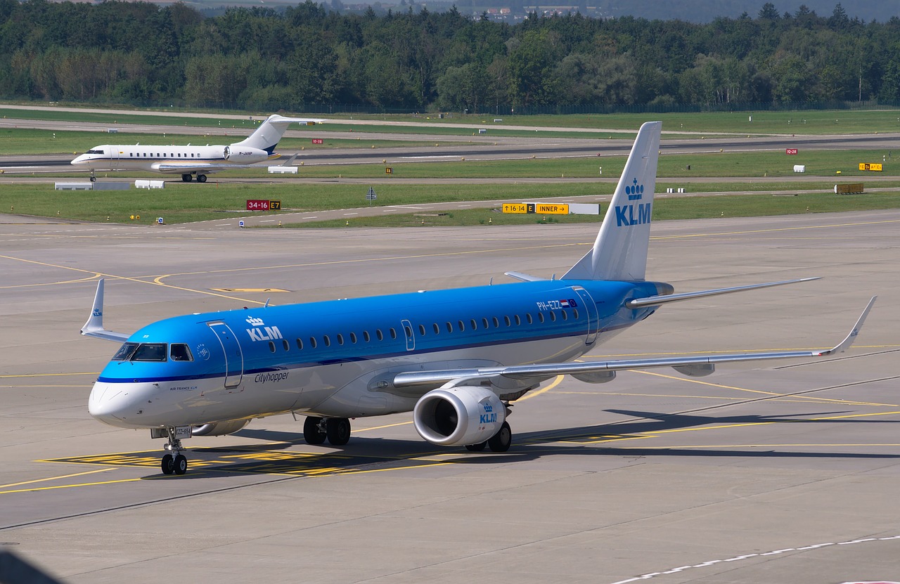 Orlaivis, Embraer 190, Klm, Oro Uostas, Zurich, Zrh, Oro Uostas Zurich, Šveicarija, Transportas, Skristi