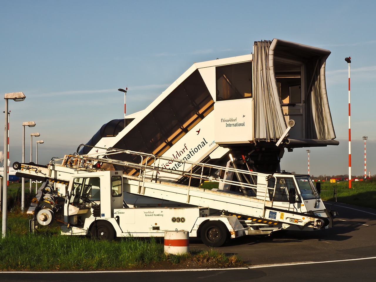 Oro Uostas, Transporto Priemonė, Eismas, Diuseldorfas, Nemokamos Nuotraukos,  Nemokama Licenzija