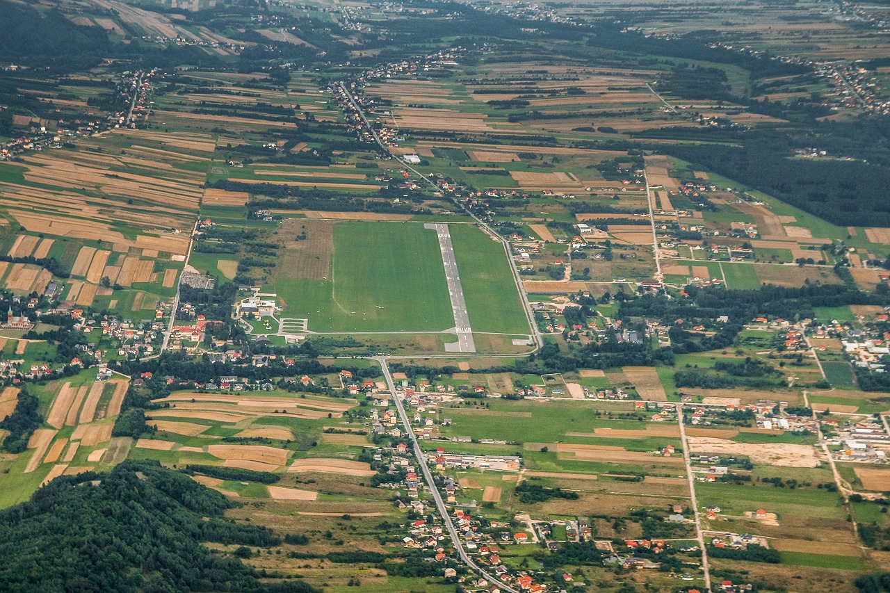 Oro Uostas, Takas, Aerofoto Nuotrauka, Masłów, Swietokrzyskie, Lenkija, Nemokamos Nuotraukos,  Nemokama Licenzija