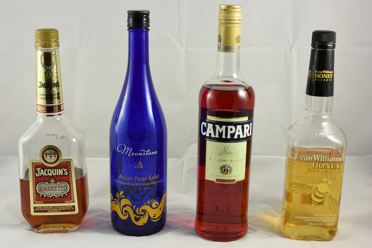 Alkoholis, Buteliai, Likeris, Amaretas, Labui, Japonų Kalba, Japoniškas Vynas, Ryžių Vynas, Campari, Evan Williams