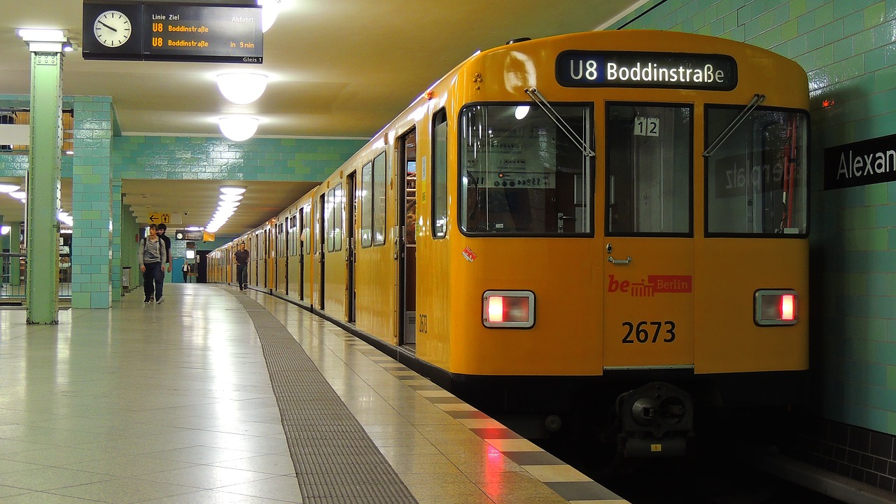 Alexanderplatz, Berlynas, Vokietija, Metro, Gabenimas, Transportas, Eismas, Miestas, Kelionė, Vokiečių