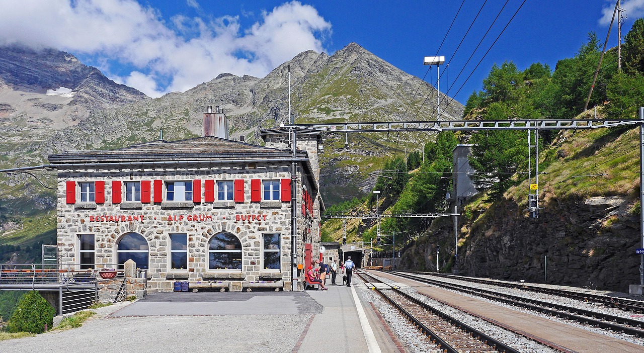 Alp Grüm, Bernina Geležinkelis, Stotis, Traukinių Stotis, Kalnų Stotis, Likti, Restoranas, Bufetas, Natūralus Akmuo, Bernina Pass