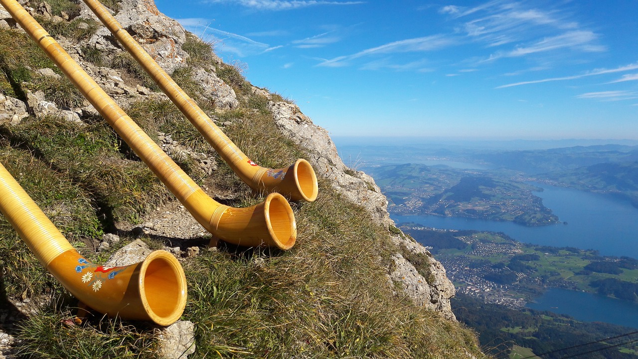Alphorn, Muzikinis Instrumentas, Ragas, Medžio Instrumentas, Tradicija, Šveicarija, Muzika, Vėjo Instrumentas, Instrumentas, Kalnas
