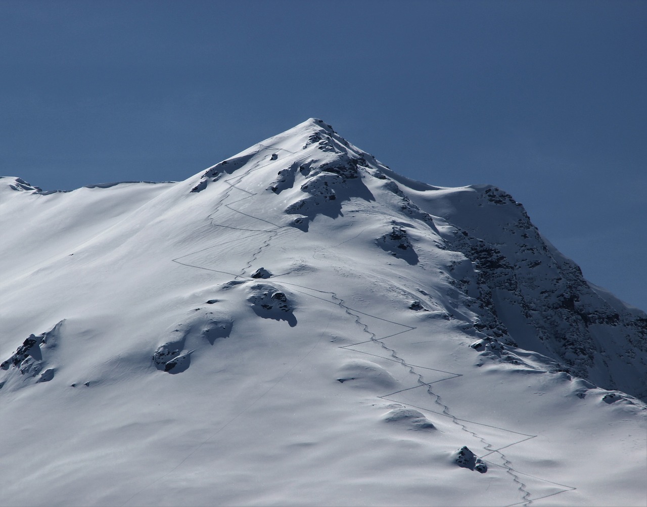 Slidinėjimas Alpėse,  Sniegas,  Kalnas,  Panorama,  Žiema,  Kalnų Viršūnių Susitikimas,  Nuotykis,  Alpių,  Šveicarija,  Graubünden