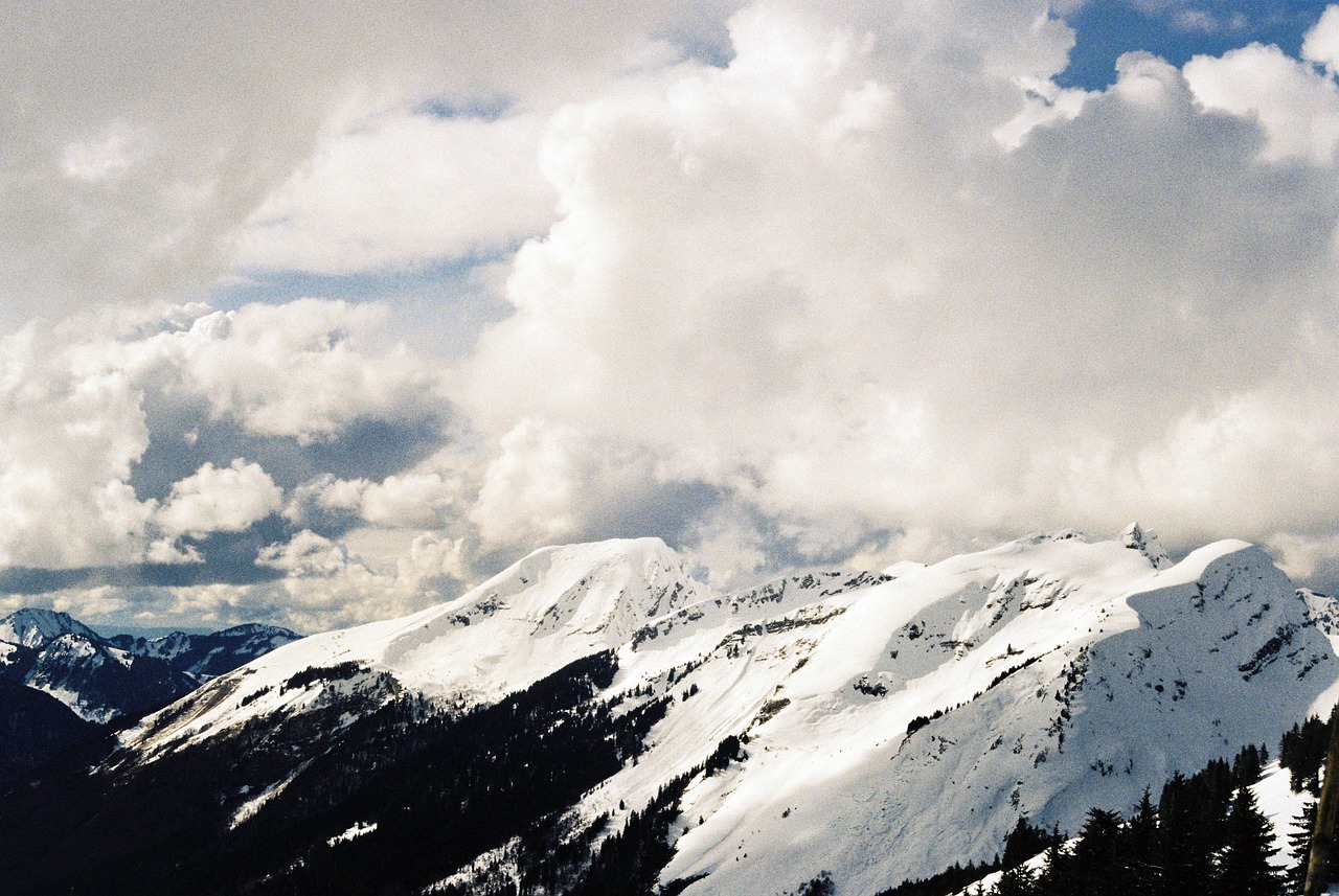 Alpės,  Kalnų,  Sniegas,  Žiemos,  Šveicarijos,  Prancūzija,  Slidinėti,  Alpine,  Kaina,  Kraštovaizdis