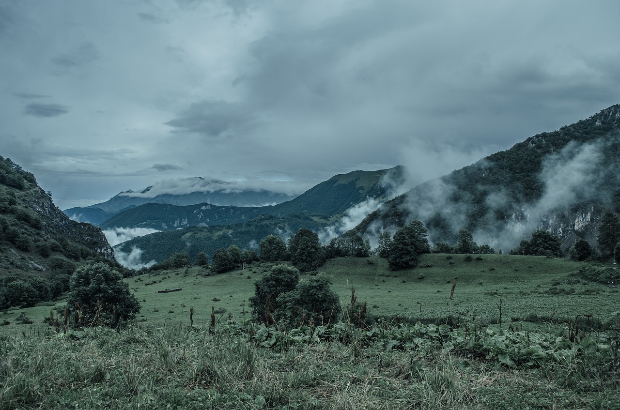 Alpės, Pleištas, Kalnai, Debesys, Šaltas, Kraštovaizdis, Dangus, Gamta, Italy, Žalias