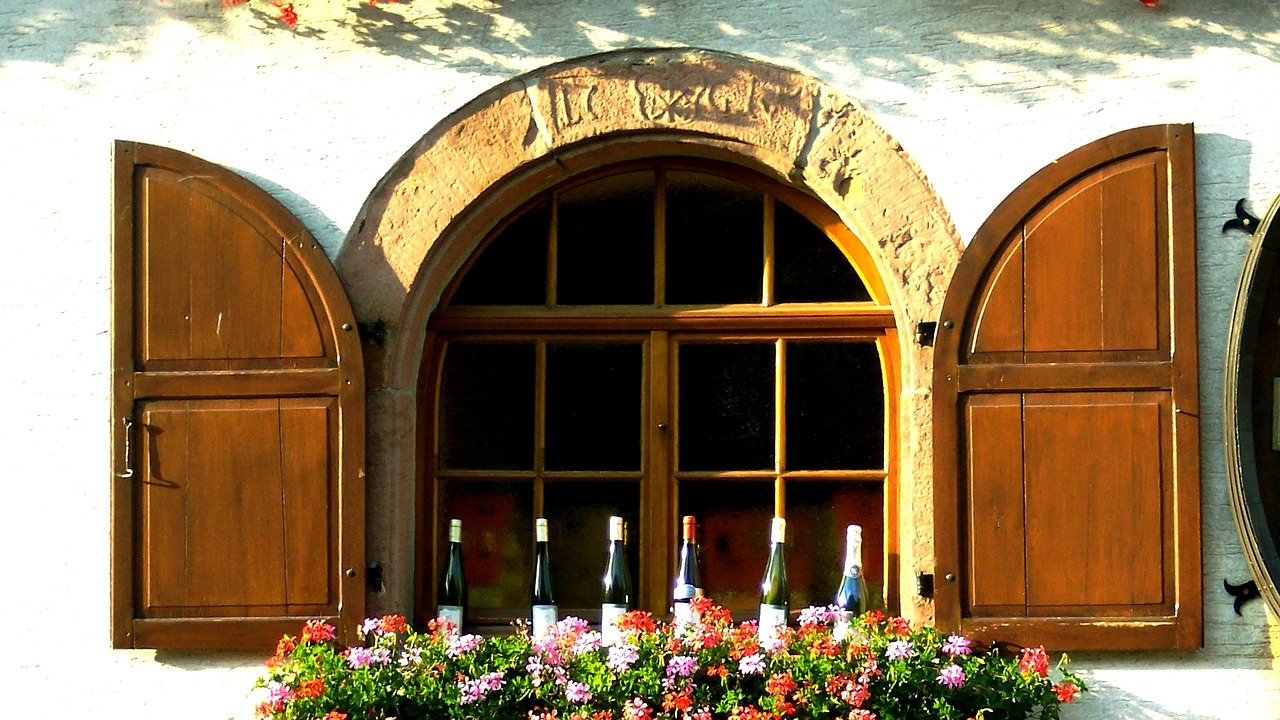 Alsace, Vynas, Buteliai, Langas, Langinės, Nemokamos Nuotraukos,  Nemokama Licenzija