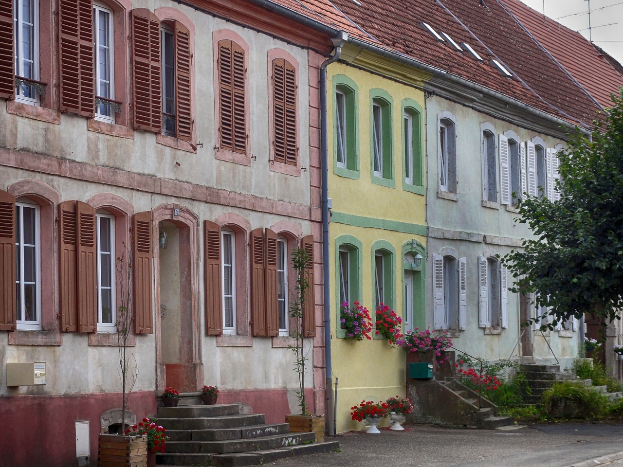 Alsace, France, Miestas, Pastatai, Apartamentai, Architektūra, Gėlės, Medis, Vasara, Nemokamos Nuotraukos