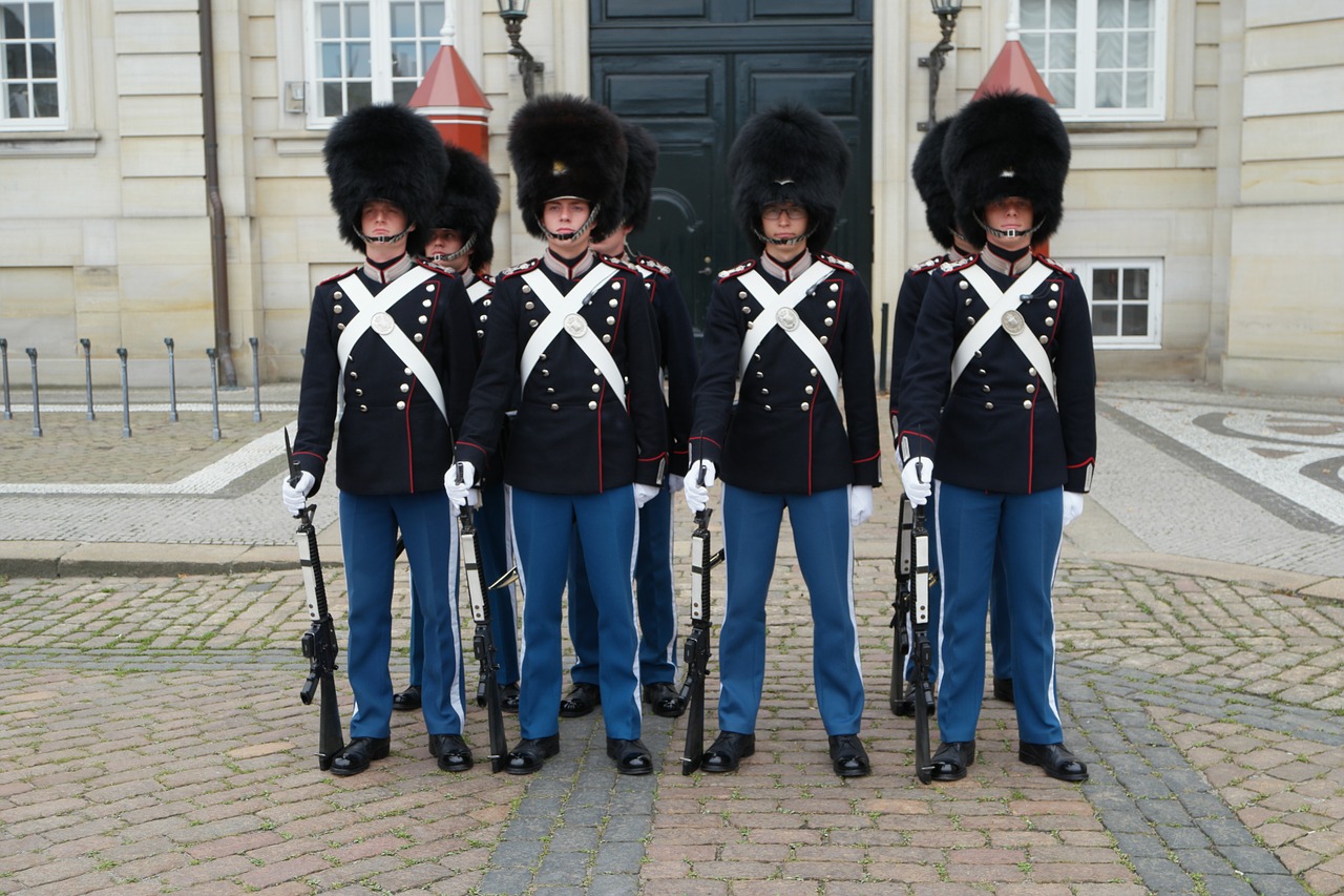 Amalienborg, Karališkoji Pilis, Karališkoji Sargyba, Kopenhaga, Saugumas, Tradicija, Rūmai, Sargybos Keitimas, Armija, Pilis