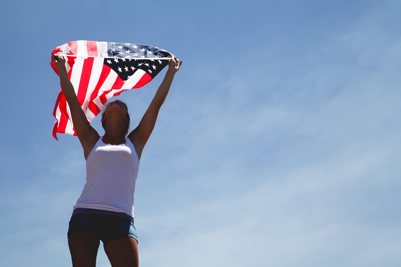 Amerikietis, Amerikietis, Amerikos Vėliava, Vėliava, Lady, Patriotizmas, Dangus, Jungtinės Amerikos Valstijos, Moteris, Nemokamos Nuotraukos