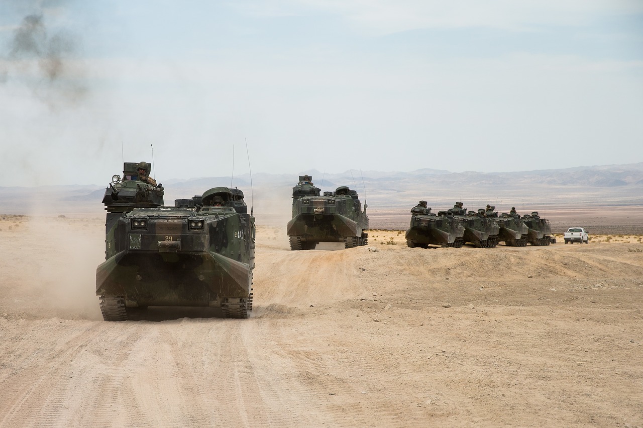 Amfibijų Puolimo Batalionas, Konvoja, Šarvuotos Transporto Priemonės, Apc, Jūrų Pėstininkai, Usmc, Jungtinių Amerikos Valstijų Jūrų Korpusas, Aav, Nemokamos Nuotraukos,  Nemokama Licenzija