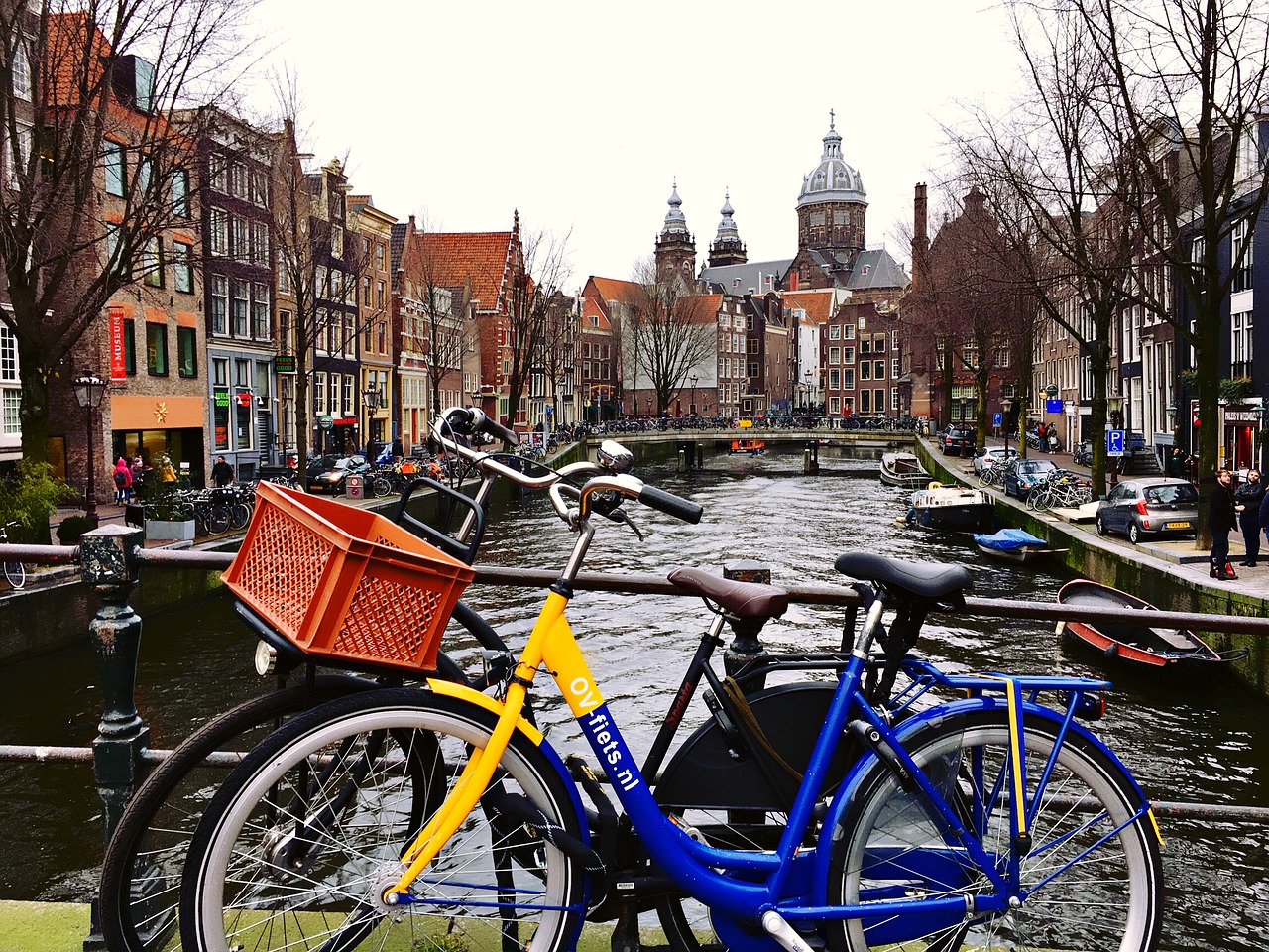 Amsterdamas, Holland, Nyderlandai, Dviračiai, Dviračiai, Kanalas, Architektūra, Europa, Kelionė, Olandų