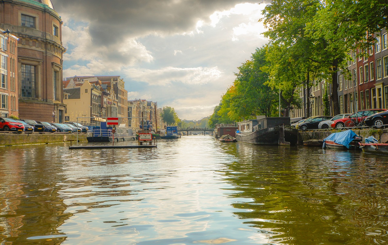 Amsterdamas, Kanalas, Nyderlandai, Valtis, Turizmas, Kelionė, Olandų, Holland, Architektūra, Kavinė
