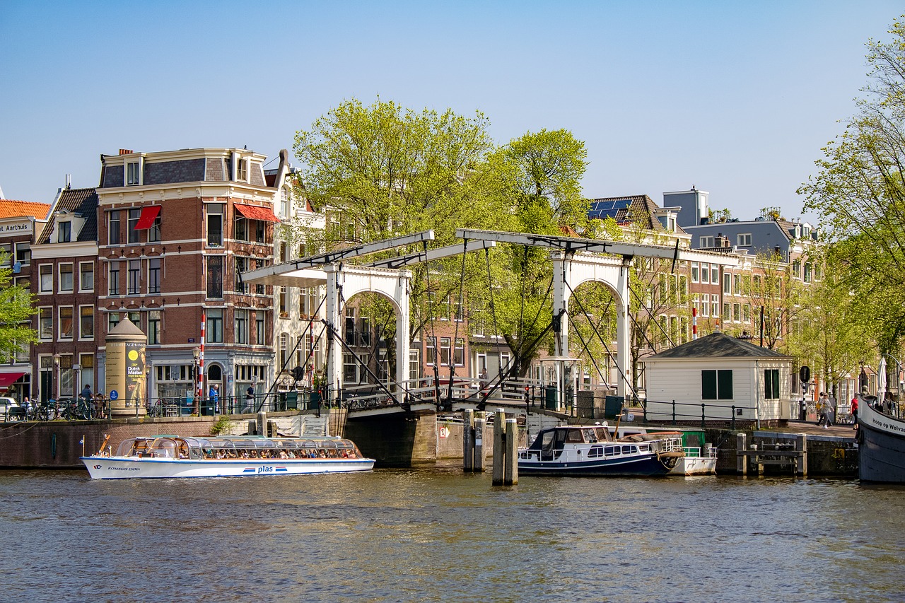 Amsterdamas,  Kanalas,  Pakeliamasis Tiltas,  Vandenys,  Upė,  Miestas,  Namas,  Mažas Šalis,  Olandija,  Turizmas