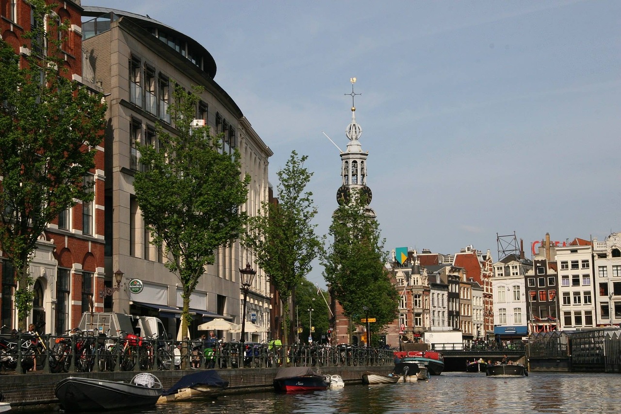 Amsterdamas, Vanduo, Kanalas, Nyderlandai, Gatvės Scenos, Bokštas, Munttoren, Mėlynas Dangus, Kanalas, Kanalai