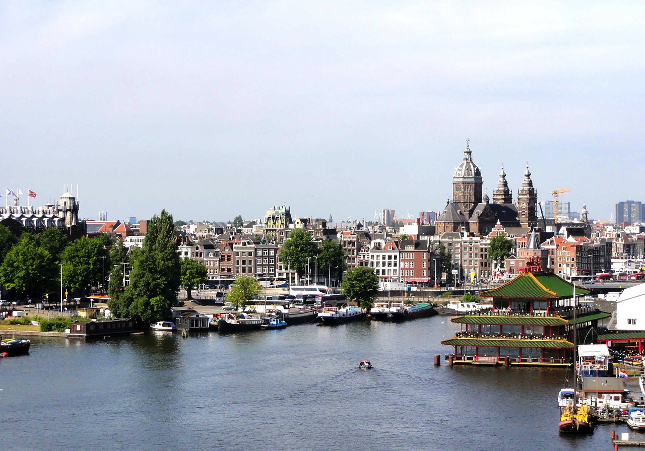 Amsterdamas, Miestas, Pastatai, Panorama, Architektūra, Įlanka, Uostas, Vanduo, Valtys, Laivai