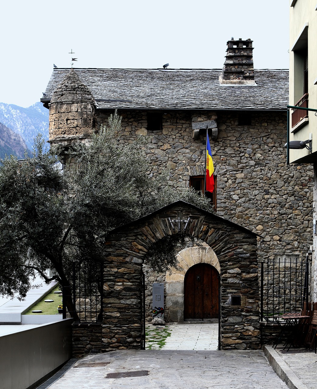 Andorra, Andorra La Vella, Akmens Pastatas, Architektūra, Europa, Miestas, Pirėnai, Kalnas, Miestas, Namas