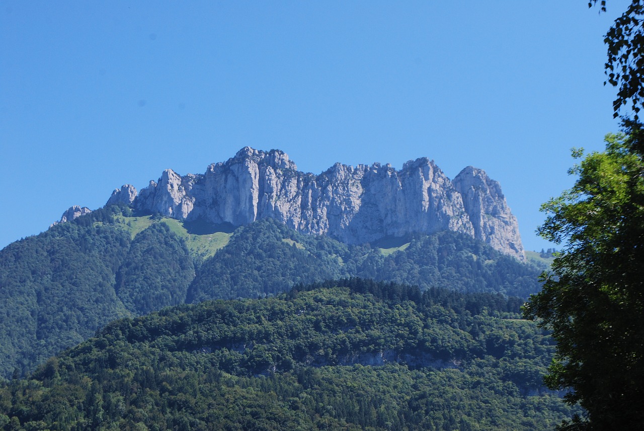 Annecy, Ežeras, Annecy Ežeras, Grožis, Kalnuotas, Turizmas, Gamta, Kraštovaizdis, Žalias, Dangus