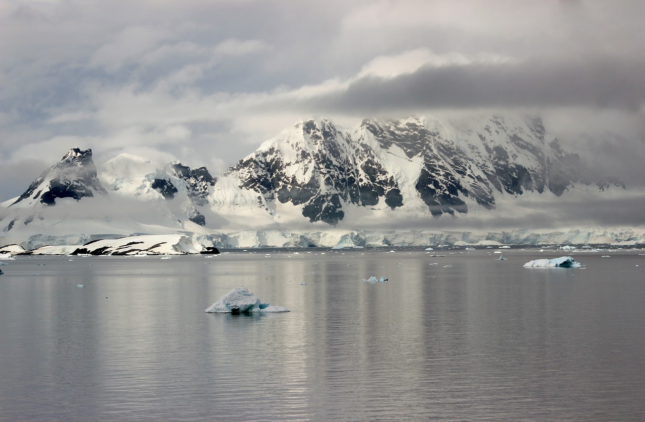 Antarctica, Jūra, Vandenynas, Vanduo, Žiema, Sniegas, Ledas, Dangus, Debesys, Plūduriuojantys Gabalėliai