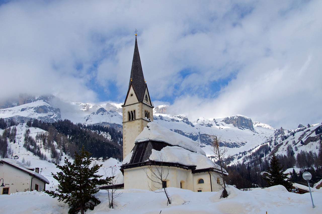 Arabba, Dolomitai, Bažnyčia, Veneto, Belluno, Italy, Alpės, Sniegas, Žiemos Peizažas, Sci