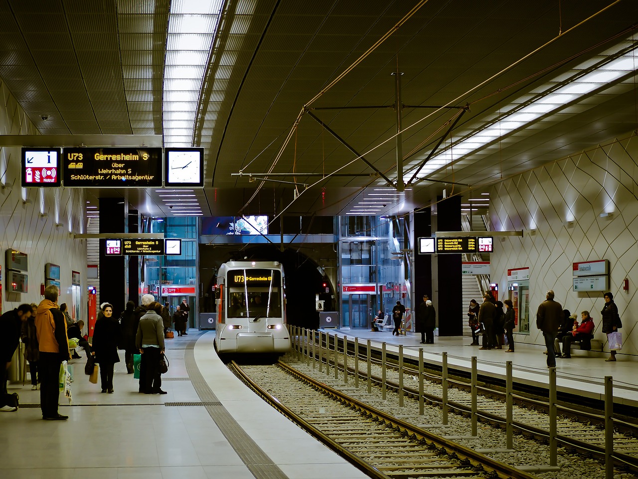 Architektūra, Metro, Traukinių Stotis, Pastatas, Miestas, Sustabdyti, Traukinys, Metro, Po Žeme, Diuseldorfas