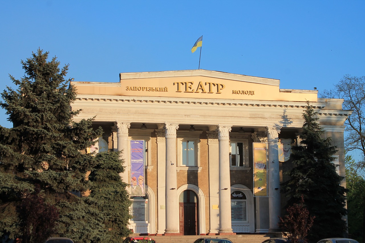 Architektūra,  Lauke,  Ukraina,  Zaporožė,  Teatro Jaunimo,  Dangus, Nemokamos Nuotraukos,  Nemokama Licenzija