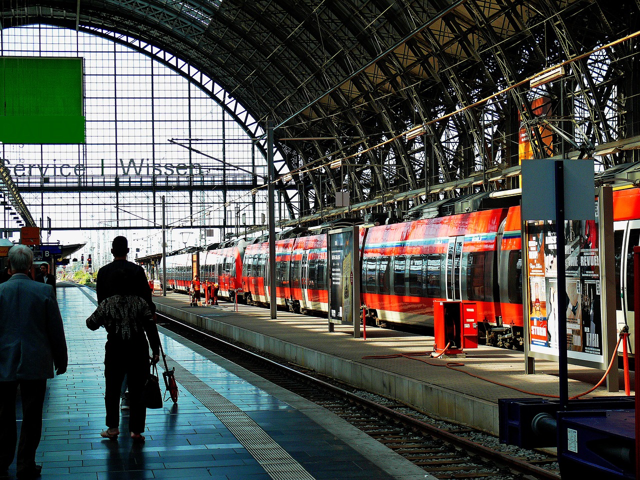 Architektūra, Važiuoti Traukiniu, Traukinių Stotis, Platforma, Bahnsteigkante, Geležinkelio Eismas, Bankai, Vokietija, Europa, Nuotolinis Eismas