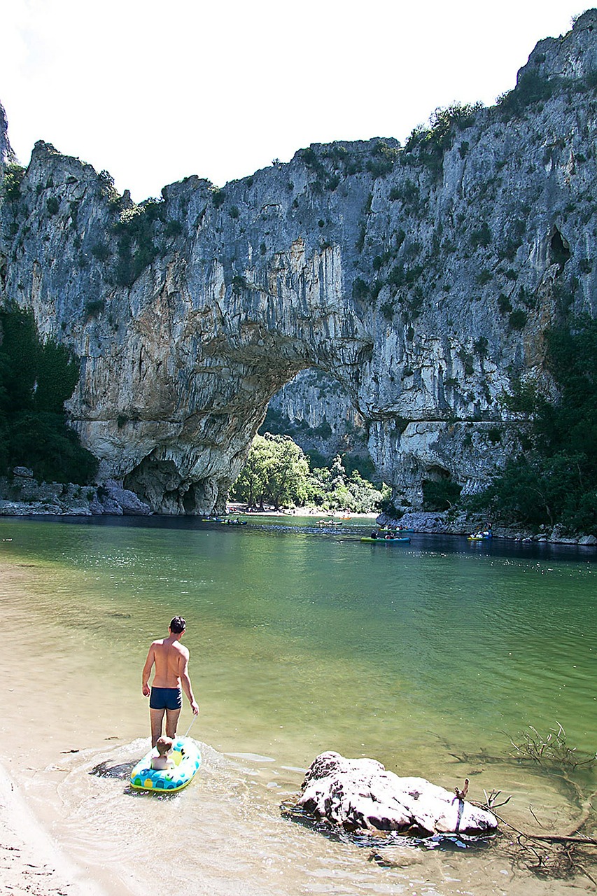Ardèche, Roko Vartai, Akmens Arka, Vandenys, Gorge, Turistinis, Upė, Plaukti, Nemokamos Nuotraukos,  Nemokama Licenzija
