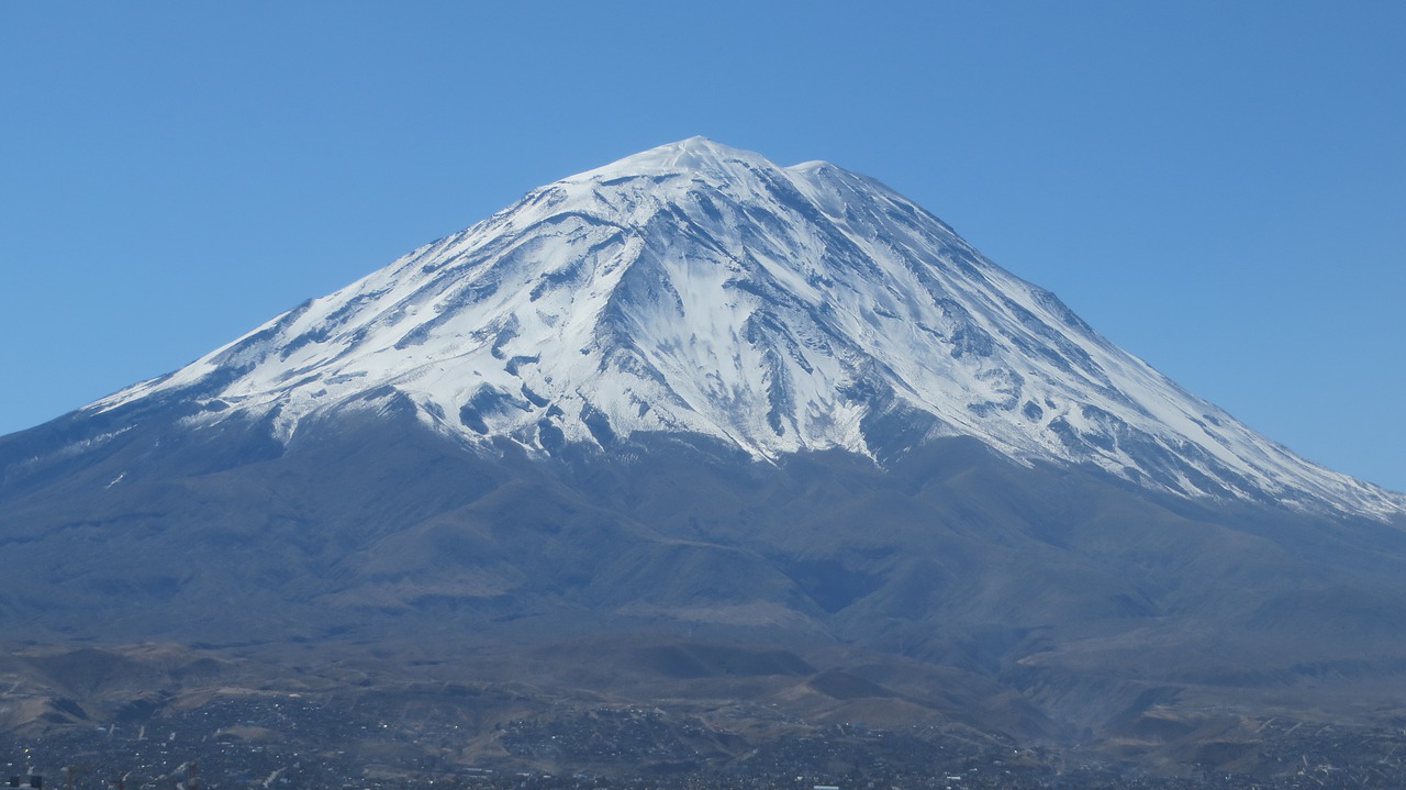 Arequipa, Peru, Misti, Vulkanas, Miestas Baltas, Nemokamos Nuotraukos,  Nemokama Licenzija