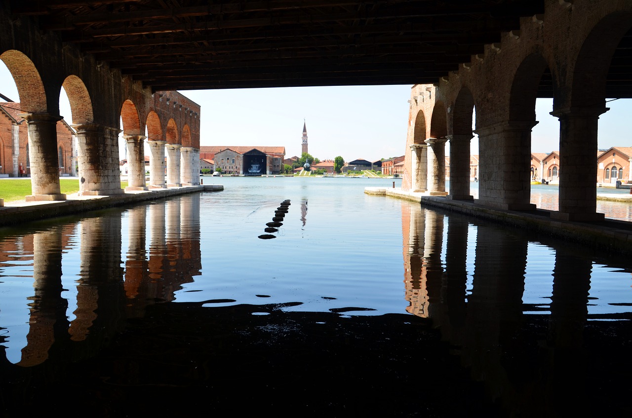 Arsenale, Laivo Angaras, Stulpelis, Bokštas, Heronas, Veidrodis, Vanduo, Povandeninis Laivas, Akmenys, Vandens Paukštis