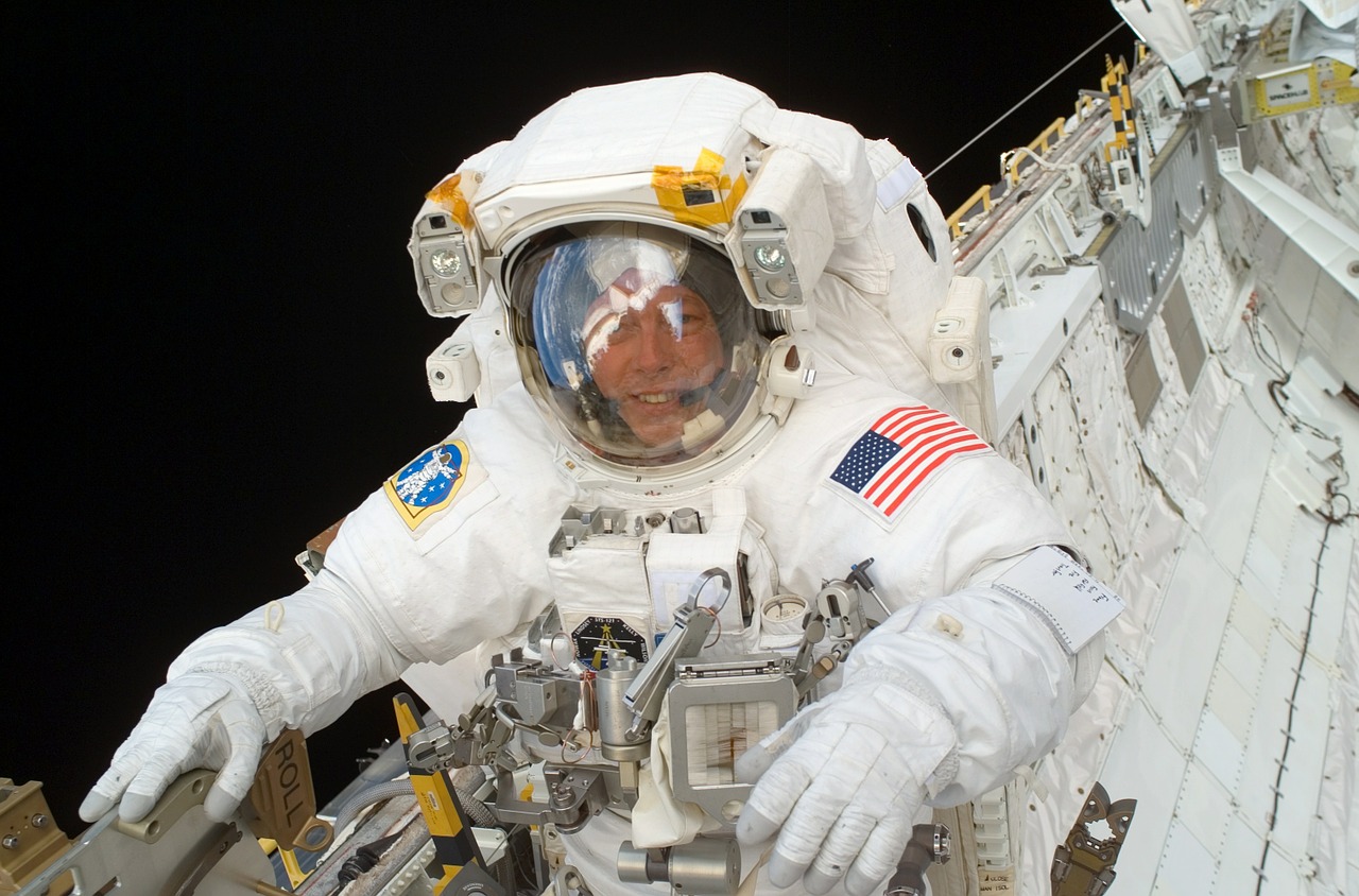 Astronautas, Spacewalk, Iss, Įrankiai, Kostiumas, Paketas, Juostos, Plaukiojantieji, Tarptautinė Kosminė Stotis, Darbas