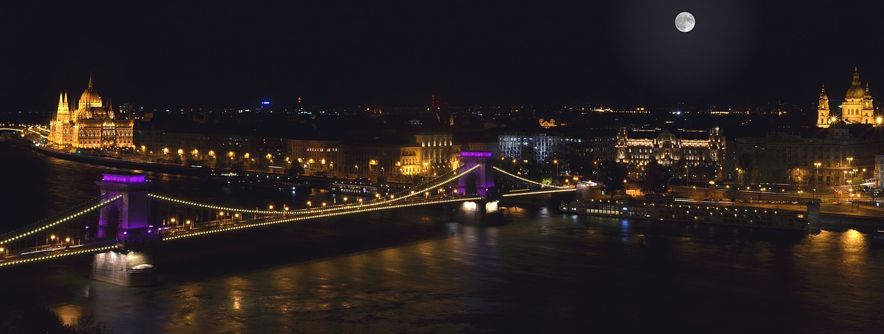 Naktį, Budapest, Treneris, Grandinės Tiltas, Danube, Šviesa, Vanduo, Apšvietimas, Vengrija, Upė