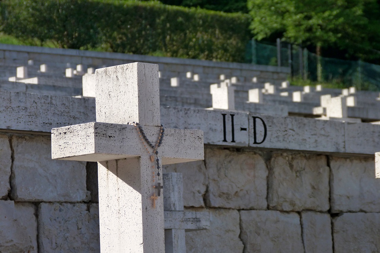 Teismo Posėdyje,  Akmuo,  Architektūra,  Betonas,  Senas,  Kapinės,  Lenkas,  Italy,  Monte Cassino,  Armija