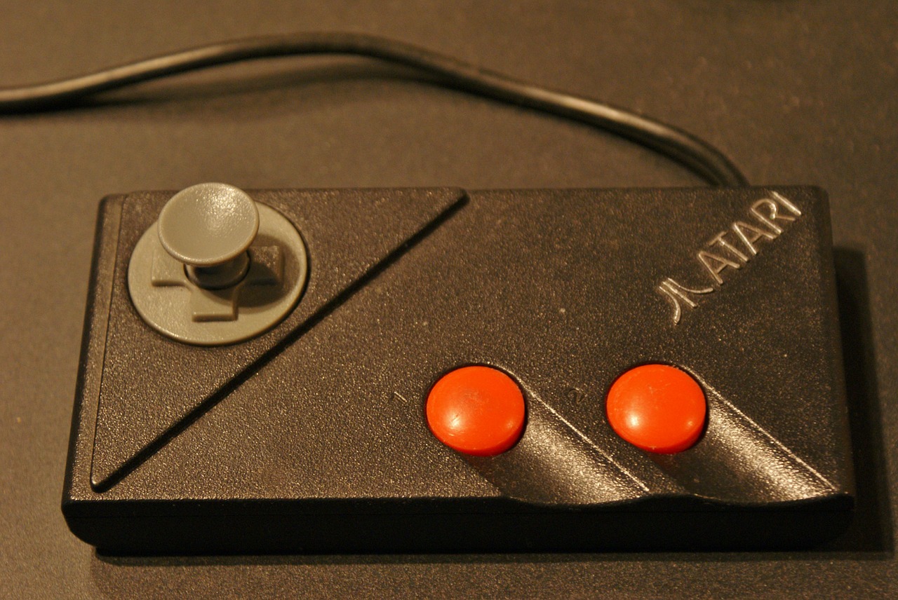 Atari, Valdytojas, Kompiuteriniai Žaidimai, Žaidimų, Linksma, Pramogos, Nemokamos Nuotraukos,  Nemokama Licenzija