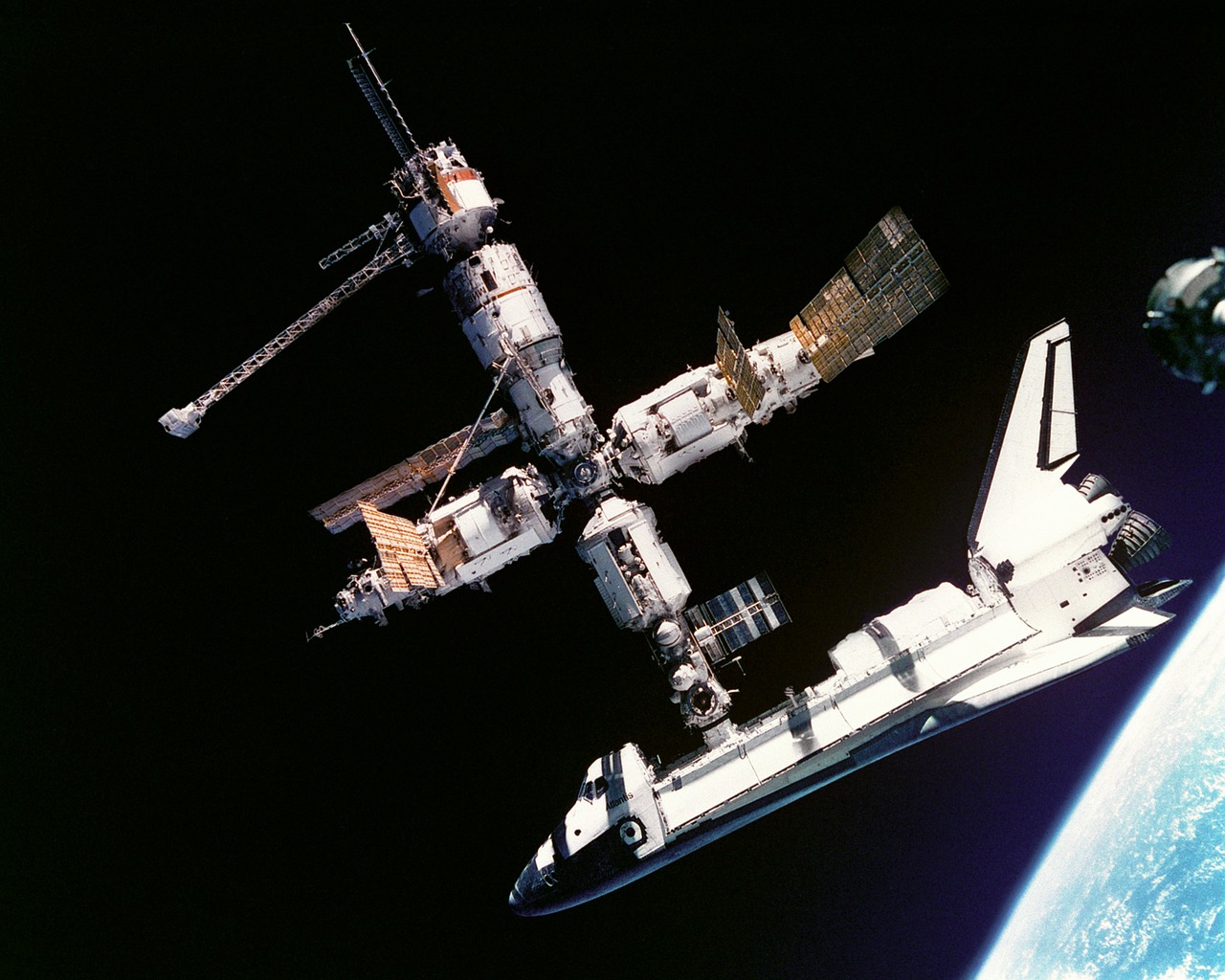 Atlantis Erdvėlaivis, Rusijos Kosminė Stotis, Mir, Prijungtas, Prijungtas, Astronautai, Kosmonautai, Soyuz Kosmoso Laivas, Bendradarbiavimas, Technologija
