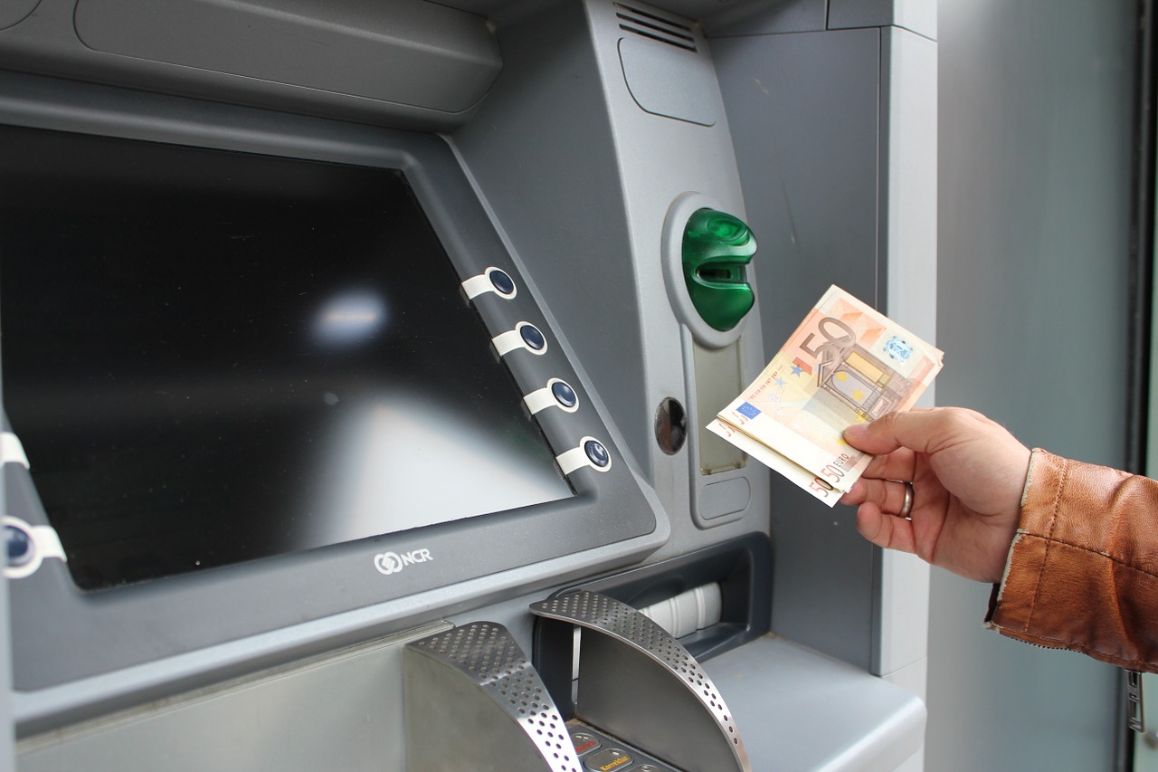 Atm, Pinigai, Euras, Išimti Pinigus, Pinigai, Nemokamos Nuotraukos,  Nemokama Licenzija